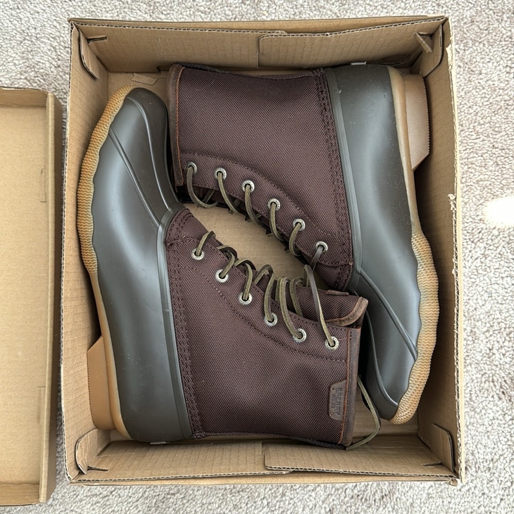 Brand new Sperry Saltwater Brown boots size 11 men’s.
